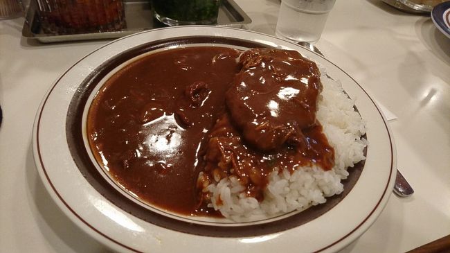 　上野駅横のカレー屋さんへ行きました。とにかく安くてうまい！一度食べてみてください。「カレー専門店　クラウンエース　上野店」最高です。<br />