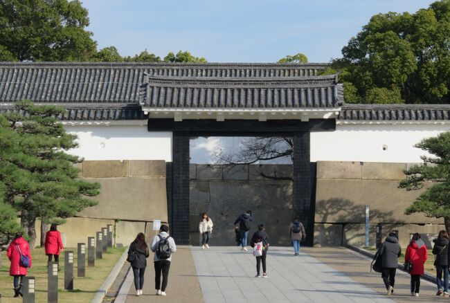 大阪湾の周りの九名城巡りの締め括りの大阪城です。現在の大阪城は、天下普請で家康が築いたお城です。秀吉が築いた豊臣氏大坂城の遺構は、土地の嵩上げで、現在全て地中に埋没しています。