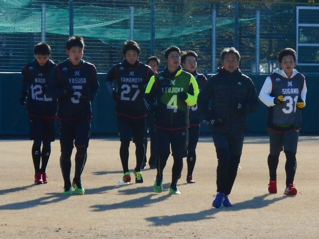 千葉ロッテマリーンズの新人合同自主トレの見学にロッテ浦和球場に行きました。