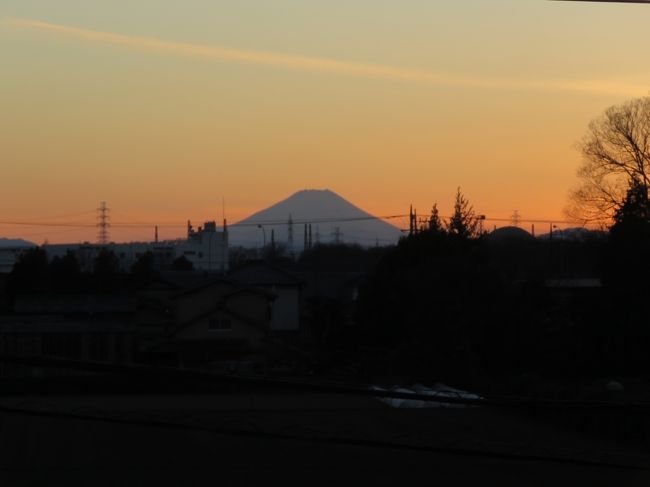 1月14日、午後4時半頃にふじみ野市より素晴らしい影富士が見られました。<br /><br /><br /><br /><br />*写真は午後4時46分頃に見られ影富士
