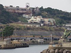 長崎県の池島（前編）。まだ人々が住んでいる炭鉱の島。建ち並ぶ団地と猫と静寂が迎えてくれます。