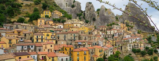 カステルメッツァーノ 旅行 クチコミガイド フォートラベル イタリア Castelmezzano カステルメッツァーノ 旅行 クチコミガイド フォートラベル イタリア Castelmezzano
