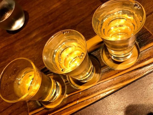 今年も無事にボーナスが支給されることが分かったため、支給日前の御祝としてホームの京橋で飲み歩きを。<br />よく行く京阪方面ではなく、一見お店が少ないように見える南側エリア(寝屋川沿い)をターゲットに3軒+〆のラーメンとなりました。