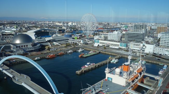 コスタ・ネオ・ロマンティカで台湾までのクルーズに乗るために名古屋港ガーデン埠頭に来ました。時間があったので名古屋港ポートビルに上りました。ひさしぶりでした。いい眺めでした。