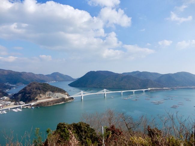 牡蠣シーズン到来!<br />関西人にとって牡蠣と言えば兵庫県の赤穂!<br /><br />瀬戸内沿いはカキロード♪<br />候補地は、坂越(さこし)・寒河(そうご)・日生(ひなせ)<br /><br />赤穂は海がきれいな清浄海域<br />山に囲まれた湾なので、山からのミネラルが海に流れ込み<br />フルーティな牡蠣が育つんだって<br /><br />牡蠣食べたいね~♪<br />ついでに倉敷まで行っちゃう?<br /><br />って事で、即決。<br /> 幼馴染と岡山まで!ちょいお出かけ旅<br /><br /><br /><br /><br /><br />