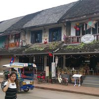 ２０１７－１８インドシナ３カ国/子どもを連れて旅にでよう４　１１日間⑥（ルアンパバーン街ぷら　前半）