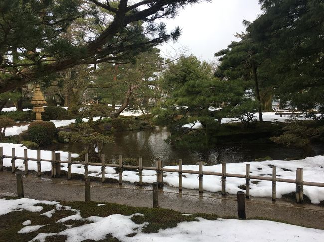 なぜか冬に金沢旅行にいってまいりました。<br />去年の広島旅行に続き、今回も雪の影響を思いっきり受けました。。<br />気づいてたけど気づかないふりをしていた。<br />私は雨女(もしくは雪女)なんだ…<br />ま、これからも旅行は行き続けますけどね&#9992;️
