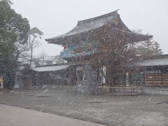 大雪の中　寒川神社初詣