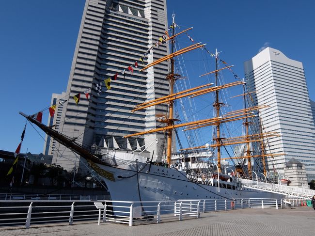 2018年1月27日で88回目の進水記念日を迎える帆船日本丸。進水日は船の誕生日。つまりこの日で日本丸は88歳の米寿になります。これを記念してこの日は帆船日本丸と隣接する横浜みなと博物館が入館無料になったので行ってきました。<br /><br />日本丸は1930年に神戸で建造された船員養成用の帆船で1984年に引退するまでに183万kmを航海し、搭載されている大型舶用エンジンは運転時間がギネスに認定されるなど歴史ある国の重要文化財です。<br />横浜みなと博物館は2009年にマリタイムミュージアムを全面リニューアルした博物館で横浜港の歴史や船舶、造船についての展示が充実しています。