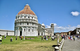 2011 イタリア,フランス10日間　４．奇跡の広場ピサ、そして道はローマへ続く