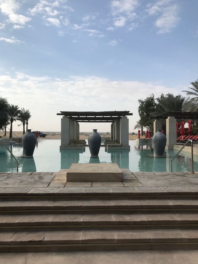 Bab Al Shams Desert Resort&Spaの見どころは数枚の写真だけでは伝えきれません。<br />ということで、後編です。<br /><br />朝食後、プールで遊んでからチェックアウト。<br />午前中だけのことですが、それだけでも魅力はいっぱい!<br /><br />時間ぎりぎりまでBab Al Shams Desert Resort&Spaを満喫します(^^)<br />