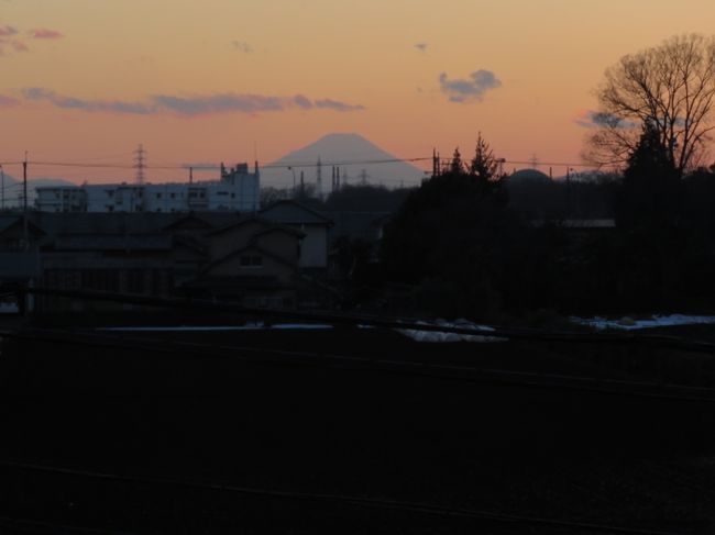 2月5日、午後4時51分より素晴らしい影富士が見られました。 1月27日に見てから久しぶりです。<br /><br /><br /><br /><br />*写真は午後5時14分頃に見られた素晴らしい影富士