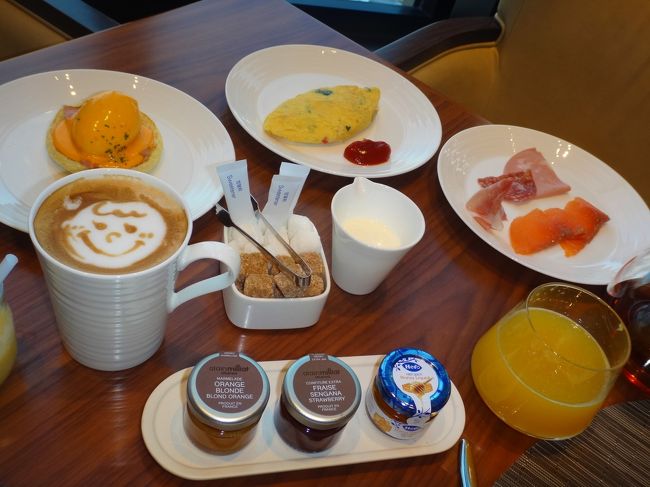 関西 コンラッド大阪 宿泊記 4 エグゼクティブフロア宿泊客も朝食はレストラン アトモス ダイニング でいただきます コンラッド大阪 の朝食ブッフェのお値段 40スカイバー ラウンジ シーフードグリルレストラン C Grill シーグリル 和食