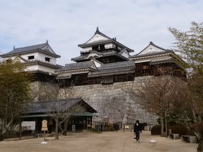 温泉に浸かった翌日<br />再び松山市内に戻り<br />市内見物<br /><br />