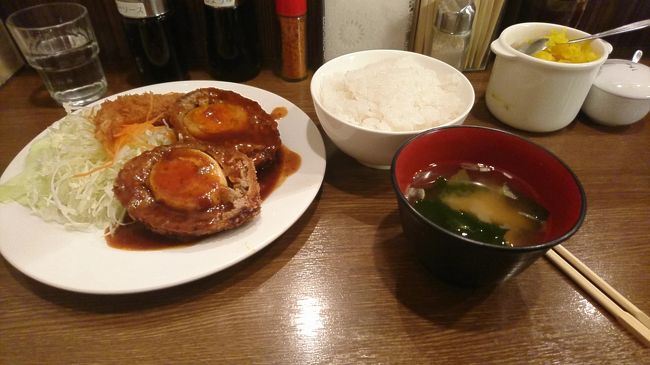 有楽町の交通会館地下一階の大正軒さんへ行ってきました。揚げ物中心のお店です。価格も1,000円前後が中心でおかずも大盛りで心もお腹も癒される定食屋さんです。