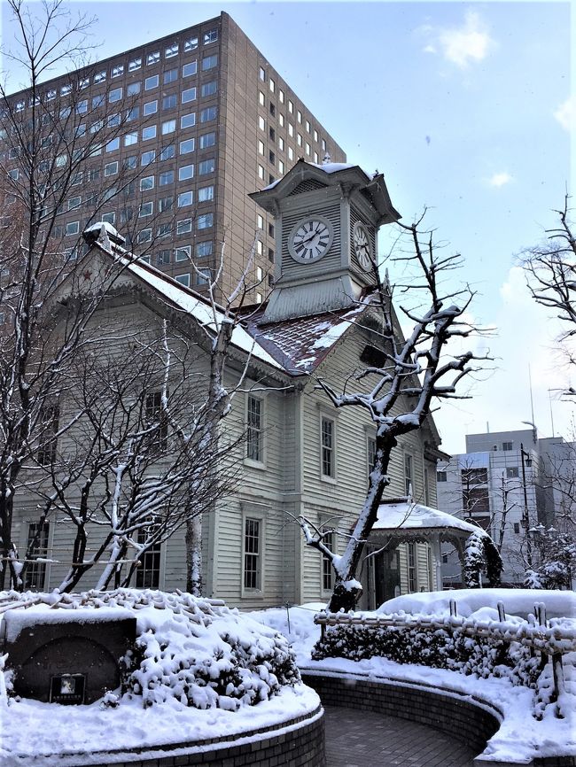 2月の3連休を使って2泊3日で札幌雪まつりに行ってきました。<br />北海道に行くのは15年ぶり！しかも冬の札幌は初めてです。<br /><br />大寒波の訪れいる北日本・・・天気予報では最高気温が-4度・最低気温は-10度と言う初めて世界です。<br /><br />1日目から美味しい物を沢山頂きましたよ＾＾ｖ<br /><br />