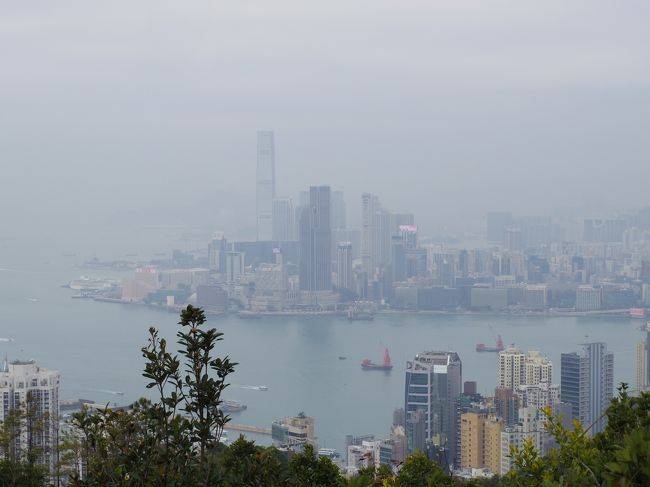 毎年恒例の香港出張。今回は春節前に4泊5日で行ってきました。昼浜基本的に仕事ですが、自由時間を利用しては観光や食べ歩きに勤しみました。<br /><br />日程<br /><br />1月30日(火) NH821　00:55 HND - 05:00 HKG　<br />2月3日(土) NH860　14:25 HKG - 19:15