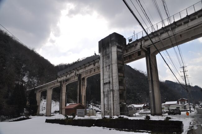 　2018年2月16日から18日にかけて、おとなびパスを使って鉄道旅行してきました。<br />　第一目的は、2018年3月限りで廃止される三江線のすべての駅めぐりをすること、三次でレンタカーを借りました。<br />　残念ながら、三次-浜原は雪の影響等で運休となっていました（2018年2月24日全線復旧）が、今回は車で回る駅めぐりなので。(笑)<br />　口羽駅から、三江線駅めぐりPt2です。