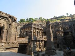 初インドを一ヶ月縦断で一人旅してみた 18日目 エローラ遺跡にも行ってみた