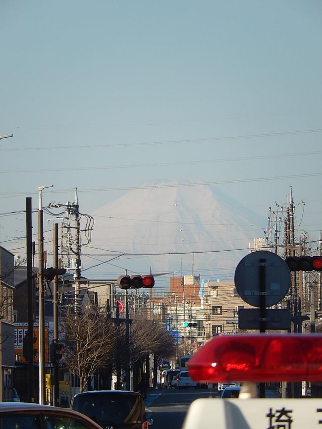 3月2日、午前7時半頃に久しぶりに上福岡駅から富士山が見られました。<br /><br /><br /><br /><br />*久しぶりに上福岡駅から見られた富士山