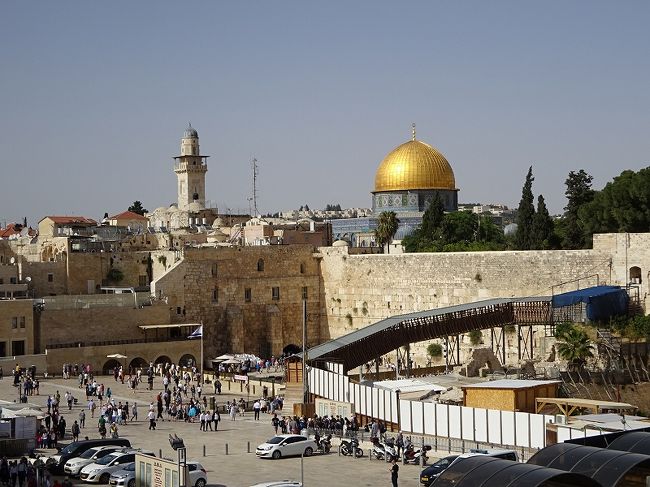 イスラエル4日目です。<br />今日は一日エルサレムです。<br />宿を旧市街にしようと思ったのですが、なかなか適当な宿が見つからず新市街になってしまいました。<br /><br />1イスラエルシェケル≒\32です。<br /><br />●中東の旅(イラン)5.1~5.10<br />●コーカサスの旅 5.11~5.17<br />●イスラエルの旅<br />5.18 イスラエル北部の世界遺産<br />5.19 マサダ国立公園~死海(イスラエル)<br />5.20 ネゲヴ砂漠(イスラエル)<br />☆5.21 エルサレム(イスラエル)<br /><br />参考:地球の歩き方<br /> :世界遺産アカデミー
