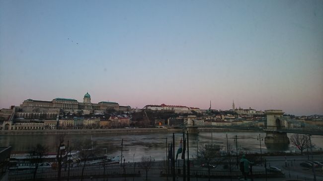 昨年４月に行ったウィーン・プラハで中欧の魅力にとりつかれ、是非、ブダペストにも！ということで行ってきました。予想外のトラブルがあり、現地滞在実質１．５日になってしまいましたが、とりあえずはブダペストに行って来た！と思える旅になりました。