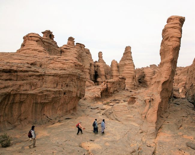 アルジェリア、サハラ砂漠の旅はタッシリ・ナジェールに入り、いよいよ佳境を迎える.<br /><br />1週間の「サハラトレッキング」の衝撃をどうぞ！！