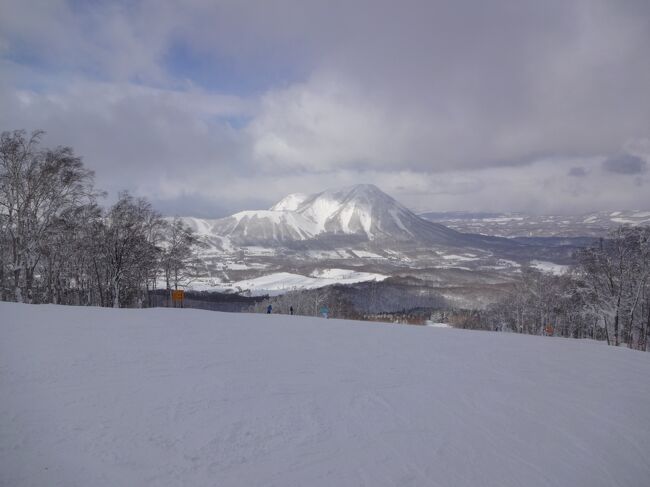 北海道にＳＫＩに行こう！！<br /><br />なんだか恒例になってきた！？<br /><br />今年はどこのスキー場に行こうか・・・<br /><br />でもやっぱり宿泊は、狸小路の近くがいいね～
