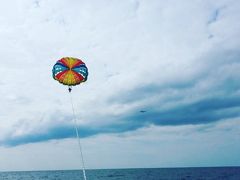 初どこかにマイル おひとり様でパラセーリングやってきたin沖縄