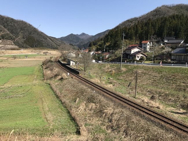 午後からは石見川本駅でお昼を食べて、鹿賀駅、潮駅に行き、江津駅近くに宿泊しました。<br /><br />どこも楽しかったです♪<br /><br />ところで今日は三江線最後の日です。<br /><br />この前行ったばかりの路線が廃線になるのは現実味がないですが、最後の日まで頑張ってほしいです!