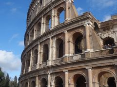 ローマ見学はコロッセオから。