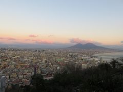 「永遠の劇場」ナポリの絶景！ ～スパッカ・ナポリでの食べ歩きと国立考古学博物館～