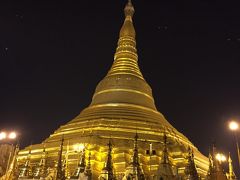 夜のシュエダゴォン・パゴダはキラキラすぎて・・・凄いんですけど