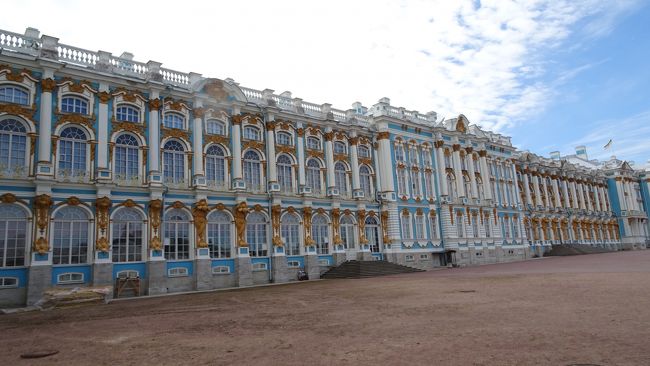 サンクトペテルブルグ観光<br />エカテリーナ宮殿、ピョートル大帝夏の宮殿（ペテルゴフ宮殿）と宮殿公園の噴水群