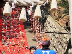 稲取-2　素盞嗚神社 雛段飾り 壮観！階段118段も　☆毎朝飾り毎夕片付けで