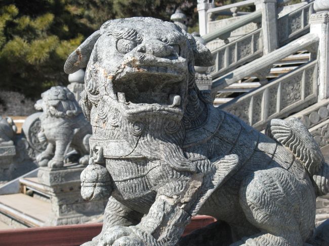 　瀋陽站の東側へ、かつての古い建物を見に行きます。そして、北陵公園へも行きました。