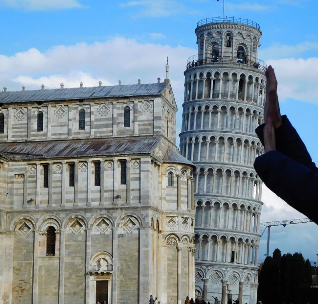 イタリアのトスカーナ地方(フィレンツェ、シエナ、ピサ、ルッカ)とナポリを巡りましたが、その中で、ピサに2泊しました。2002年にパックツアーで訪問していて、16年ぶりの訪問。ピサの斜塔、ドゥオーモのほか、旧王宮博物館、サン・マッテオ美術館を巡りました。