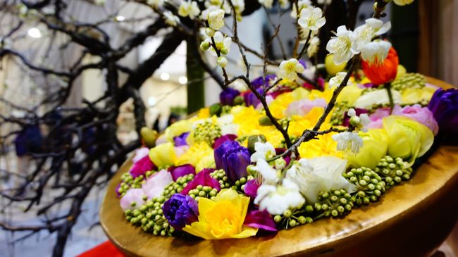 東京ビッグサイトで東日本大震災の復興支援金を<br />集めるためにフラワードリームが開催されました<br /><br />華道やフラワーアレンジメントなど様々な花の展示<br />が一堂に集まっていてステキでした！<br />