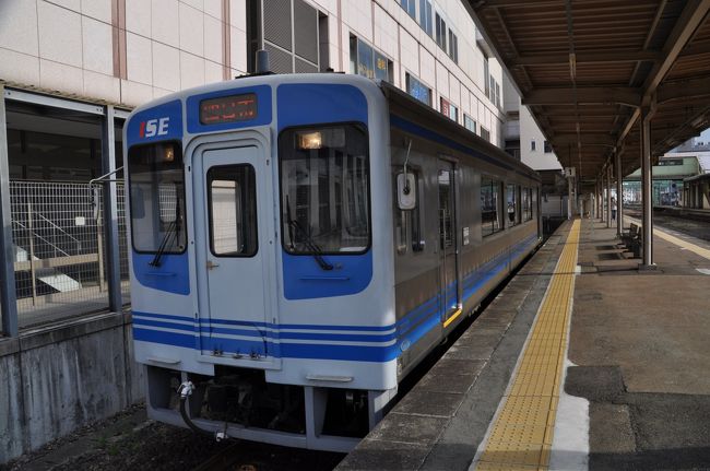 　2018年4月7日から8日にかけて、東海地方へ鉄道旅行してきました。<br />　目的は、伊賀鉄道と養老鉄道、伊勢鉄道、そして大井川鐵道に乗ること、どの路線にも何度か乗っていますが、久しぶりの乗車ということで出かけてきました。<br /><br />　4月7日（土）<br />　名古屋-亀山-伊賀上野-上野市-伊賀神戸-伊賀上野-亀山-津-四日市-桑名-大垣-揖斐-大垣-豊橋（泊）<br />　4月8日（日）<br />　豊橋-浜松-金谷-千頭-奥大井川湖上-ひらんだ-井川-千頭-金谷-浜松-豊橋-名古屋<br /><br />　<br />　伊賀上野駅に戻り、亀山駅・津駅・四日市駅と乗り継いで桑名駅へ向かいます。<br />