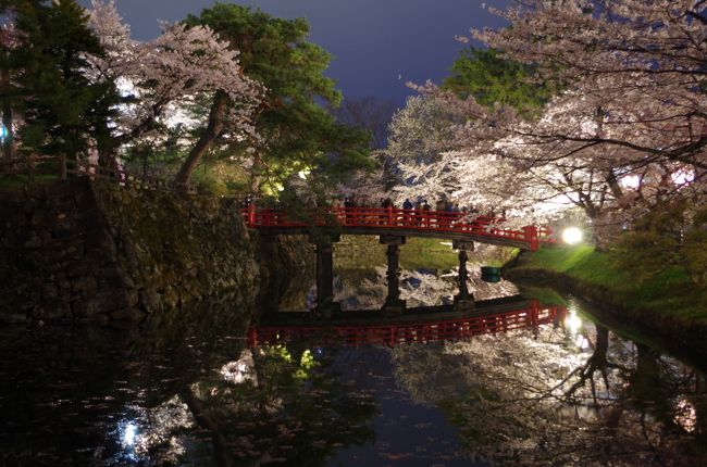 青森市内の桜スポットを堪能後弘前の桜を見に行ってきました<br />青森～弘前間は50分くらい<br />1時間に1～2本あり終電も22時なので<br />青森泊まりでも弘前の桜を見に行くのは問題なかったです<br />