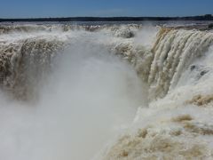 リオのカーニバルと絶景の南米浪漫周遊１３日間⑥大迫力のイグアスアルゼンチン滝とサンバのお姉さま編