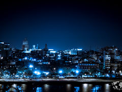 カバーニャ要塞からの夜景と、セレモニー