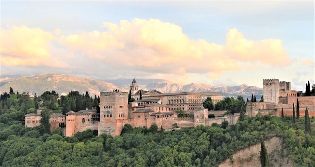 2017年（6）スペイン ＜コルドバからグラナダへ 教会巡りとアルバイシン地区街歩き＞