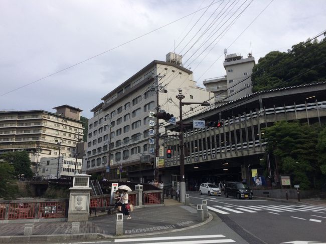 ホテルモントレ神戸を後に（今日も泊まるよ）<br />近くの生田神社に参拝その後有馬温泉へ<br /><br />行程　6/9<br /><br />・三宮⇔谷上（市営地下鉄　西神・山手線）<br />・谷上⇔有馬口（神戸電鉄　有馬線）<br />・有馬口⇔有馬温泉（神戸電鉄　有馬線）<br />・三宮⇔市民広場（ポートライナー）<br /><br />行程　6/10<br /><br />・三宮⇒新大阪（JR神戸線　新快速）<br />・新大阪⇒京都（JR京都線　新快速）<br />・京都⇒稲荷　（JR奈良線）<br />・稲荷⇔？失念（JR奈良線）<br />・京都⇒新大阪（JR京都線　新快速）<br />・新大阪⇒三島）新幹線こだま　グリーン車）