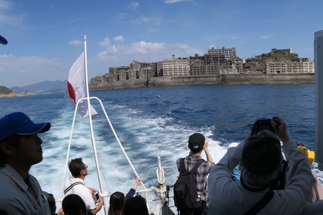 (写真は軍艦島 )<br /><br /> 今回は吉野ヶ里遺跡に次いで、五島列島、軍艦島を中心に廻ります。<br />五島列島と言えば、教会と隠れキリシタン、遣唐使と空海、倭寇、五島うどん、椿、バラモン凧などがキーワードとなるでしょうか。また日本の近代化において、石炭エネルギーの供給におおいに貢献した軍艦島の存在を忘れてはなりません。今回の五島は下五島のみで上五島には寄れません。<br /> 私の島めぐりも利尻・礼文から佐渡、小笠原、隠岐、屋久島、宮古諸島、石垣・西表・与那国・波照間など八重山諸島、与論から奄美群島そして今回の五島列島と40ほどを訪ね、いよいよ終盤です。<br /><br /> ・春の海ルルドが招く五島かな<br /><br /> ・帆船の帆帆膨らまして春がゆく<br /><br /> ・混じらない蒼と翠の入り江かな