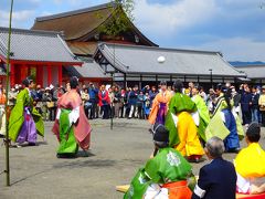 春の空　蹴鞠に興じる人々の声がたなびく　～京都御所の特別公開～