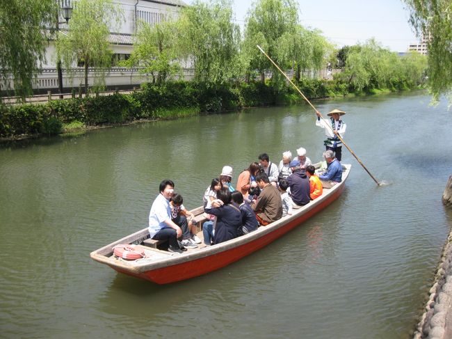 ゴールデンウィークの中盤に福岡県の柳川市をぶらりと巡ってみました。<br /><br />堀と水路をめぐらせた町で、水郷の町として観光客が訪れるエリアです。<br /><br />さらっと見ていただけましたら幸いです。