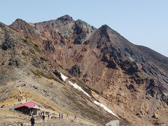 快晴の下、那須の名山を歩く　≪茶臼岳～朝日岳≫