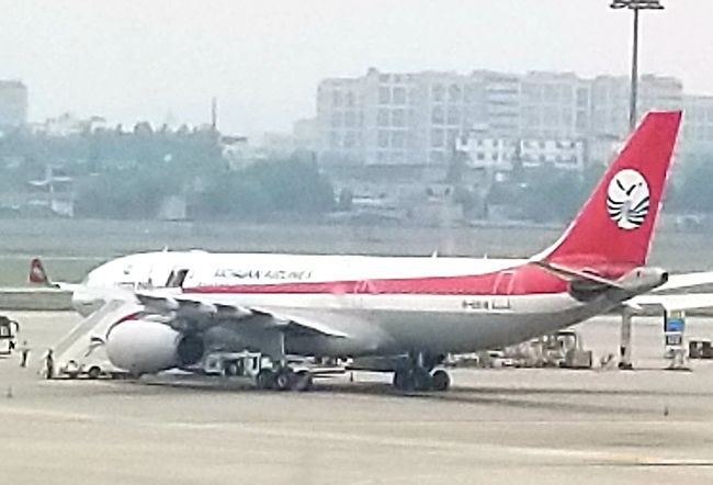 四川航空、上海航空、中国東方航空のビジネスクラスで行く四川成都とバンコクGW4日間　その１　関空から四川航空で成都経由のバンコクまで　途中でまたまたパンダを観てきました