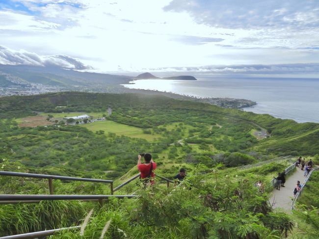 この旅行記が丁度50冊目になります！<br />2014年から備忘録がてら始めたマイペースな旅行記ですが、読んで下さった皆さまに心より感謝申し上げます^^<br /><br />今回、GWという日本のハイシーズンに、JAL公式ホームページから『ソウル発券JALビジネスクラス』を購入し、少しお得にハワイに行って来たので旅行記５冊にまとめました。　<br />旅行記【5】は、念願のダイヤモンドヘッドRUN。その後、JALスカイスイート3に乗って成田に帰るまでを綴った最終回になります。<br />ハワイは２度目、今回はメインはお仕事なので一人旅です。<br /><br />ソウル発券の方法は、旅行記【1】に値段も含めて詳細に書き上げました。海外発券に興味のある方、ハイシーズンしか旅できない方の参考になれば幸いです。https://4travel.jp/travelogue/11350366<br /><br />＊＊＊＊＊＊＊＊＊＊＊＊＊＊＊＊＊＊＊＊＊＊＊＊＊＊＊＊＊＊＊＊＊＊<br /><br />【 ソウル発券 JALビジネスクラス 】<br /><br />＜ 区間1 &gt; GMP(ソウル)→HND NRT→HNL(ホノルル)<br />＜ 区間2 &gt; HNL→NRT<br />＜ 区間3 &gt; HND→GMP …2018秋使用<br />今回は、区間１と２を利用しました。<br /><br />【 旅程 】5泊7日<br /><br />☆ 4/29 Sun. まずはソウルへ<br />OZ1075(HND→GMP) エコノミークラス<br />( 旅行記【1】https://4travel.jp/travelogue/11350366 ）<br /><br />☆ 4/30 Mon. ソウルから東京経由 そしてハワイへ<br />JL92(GMP→HND) ビジネスクラス(D) <br />JL786(NRT→HNL) ビジネスクラス(D)<br />( 旅行記【2】https://4travel.jp/travelogue/11350367 ）<br /><br />☆ 5/1 Tue. カイルア散策<br />( 旅行記【3】https://4travel.jp/travelogue/11350369 )<br /><br />☆ 5/2 Wed. ワイキキ<br />☆ 5/3 Thu. ワイキキ<br />( 旅行記【4】https://4travel.jp/travelogue/11357189 )<br /><br />★ 5/4 Fri. ダイヤモンドヘッド登頂後 日本へ<br />JL789(HNL→NRT) ビジネスクラス(J)<br />★ 5/5 Sat. 帰国<br />( 旅行記【5】https://4travel.jp/travelogue/11357192 )<br /><br />＊＊＊＊＊＊＊＊＊＊＊＊＊＊＊＊＊＊＊＊＊＊＊＊＊＊＊＊＊＊＊＊＊＊<br /><br />【ワイキキ宿泊先】Courtyard by Marriott Waikiki Beach<br /><br />【 為替 】 $1≠112円<br /><br />【表写真】ダイヤモンドヘッド